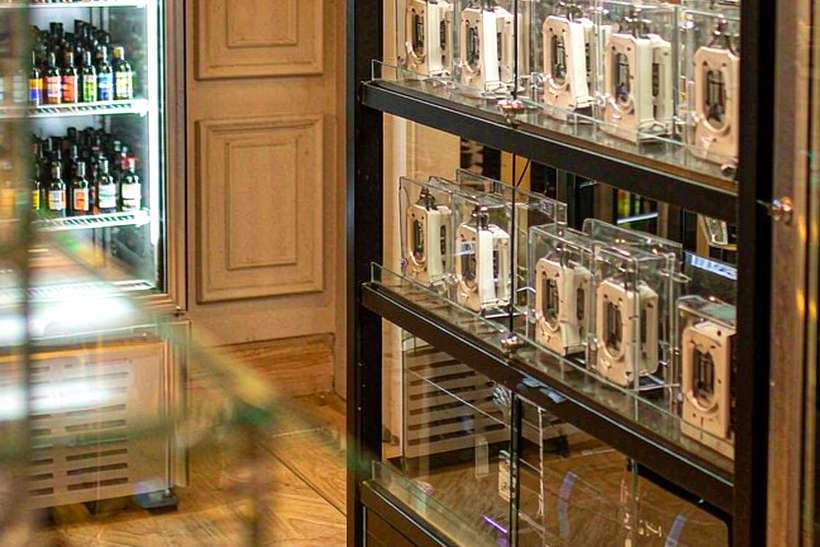 Regional Review of Kafficarat hardware — US warehouse
